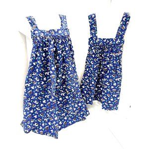 Vintage 1970’s Mom and  Daughter Matching Print Apron Dress, Front Pocket 1 Size